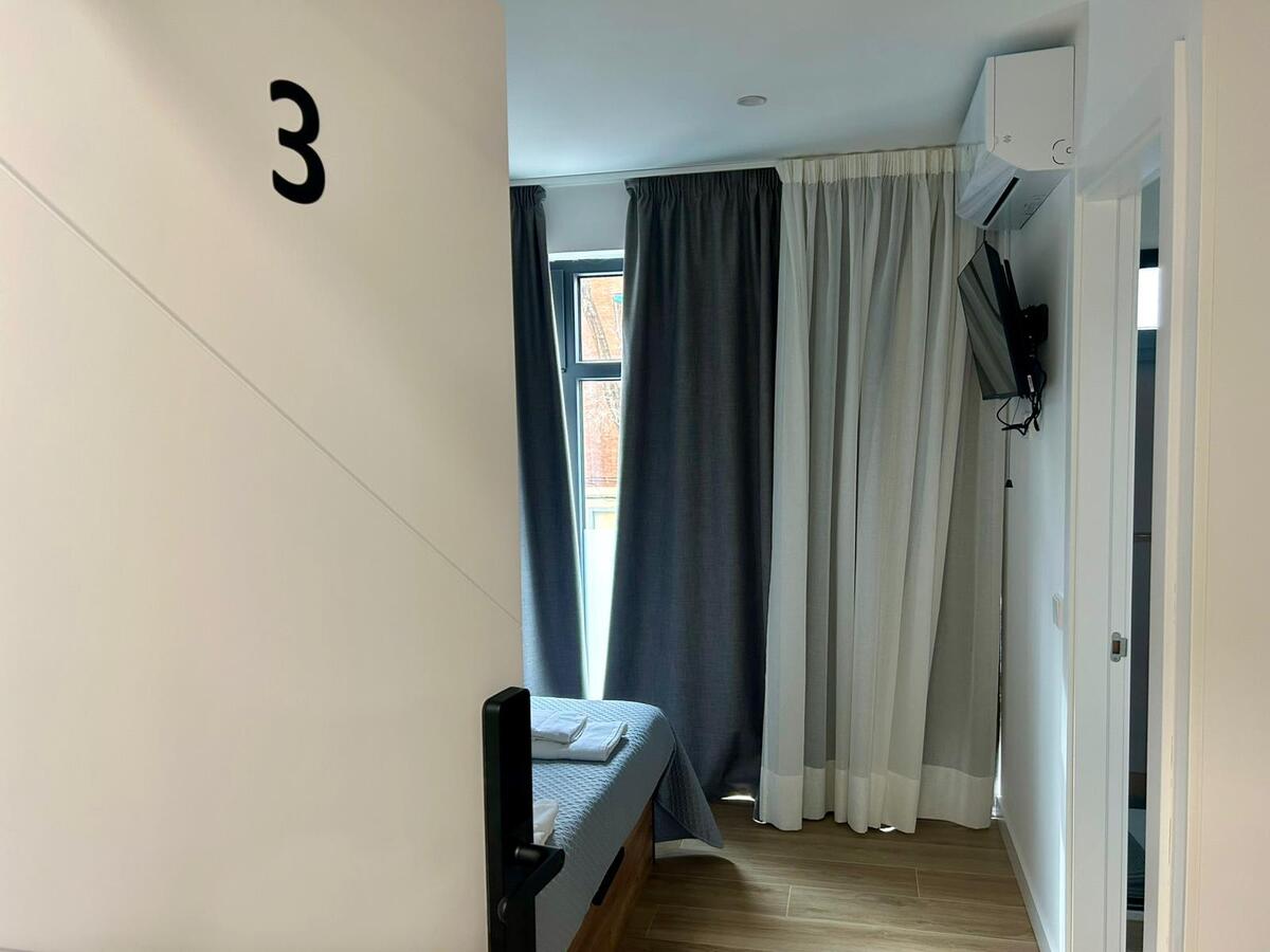 MITRA Sarria Living Suite 3 - 4